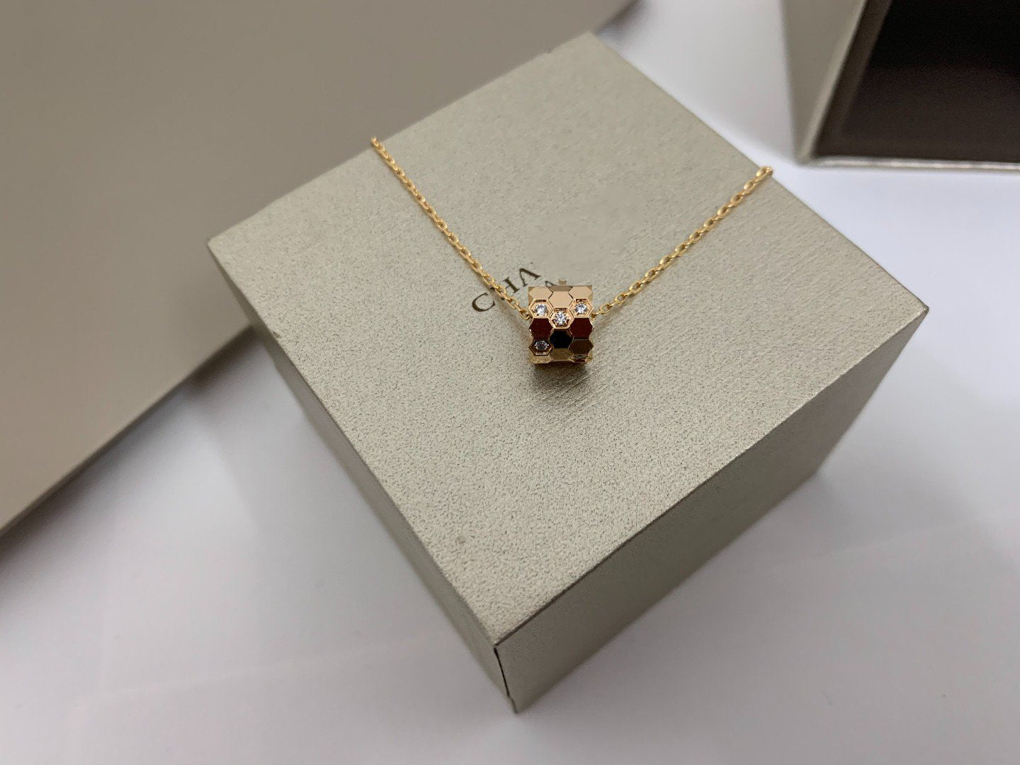 [Together Jewelry]BEE LOVE DIAMOND NECKLACE