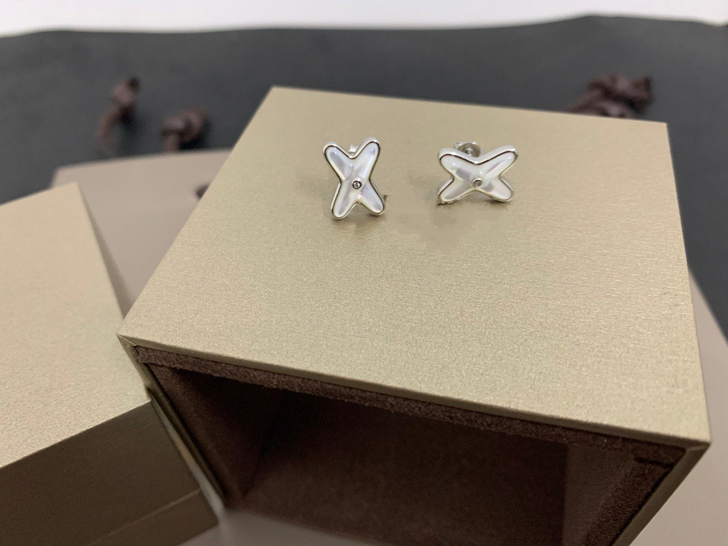 [Together Jewelry]JEUX DE WHITE MOP SILVER DIAMOND EARRINGS