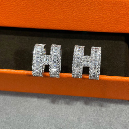 [Together Jewelry]H STUD EARRINGS WITH SILVER DIAMONDS