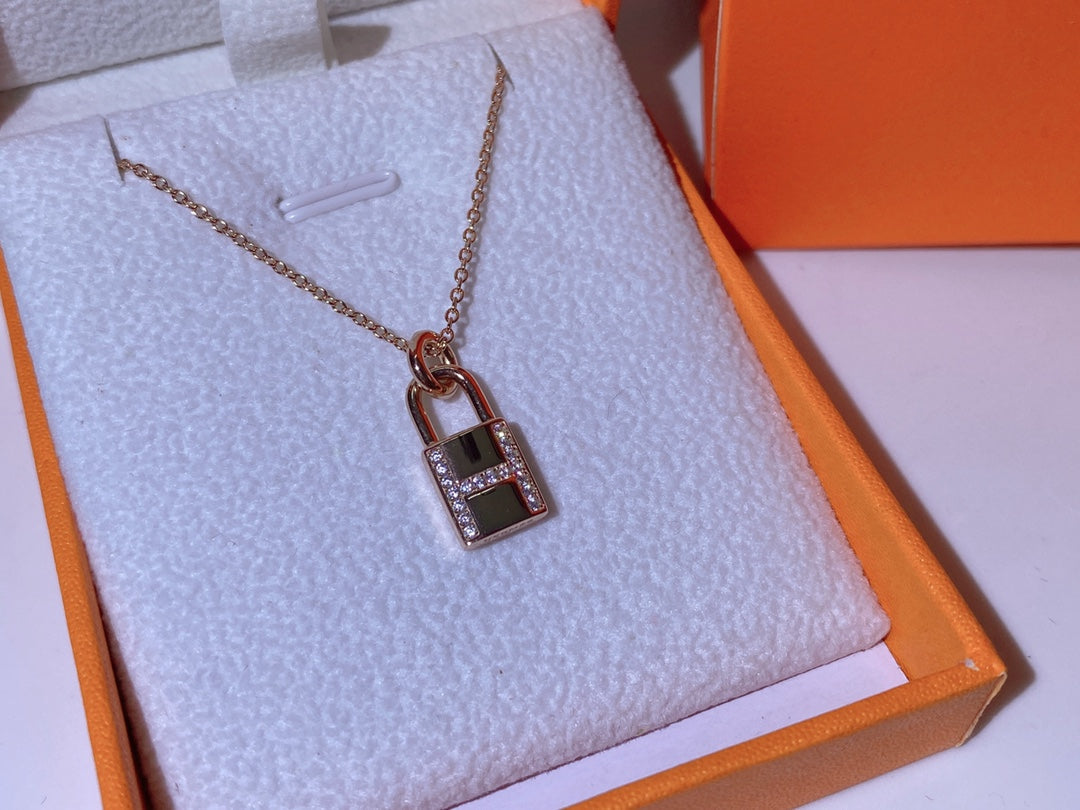 [Together Jewelry]HM ADVANCED NICHE LOCK HEAD NECKLACE DIAMONDS